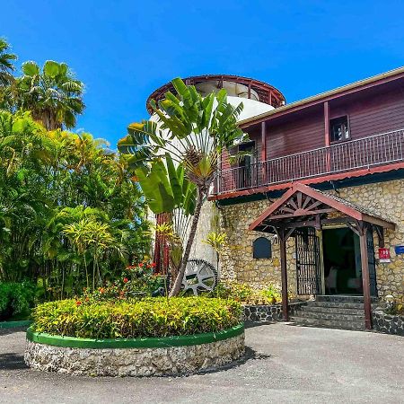 Hotel Auberge De La Vieille Tour Le Gosier  Buitenkant foto
