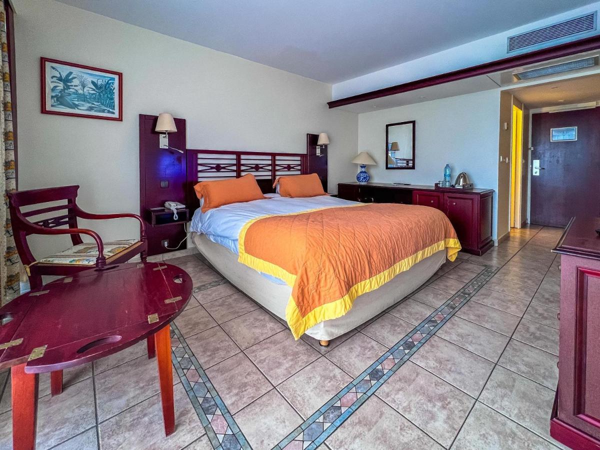 Hotel Auberge De La Vieille Tour Le Gosier  Buitenkant foto